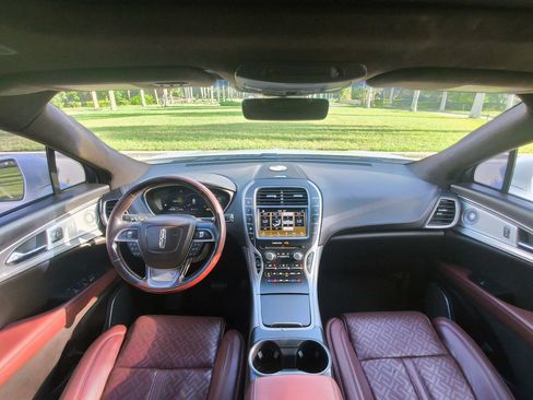 Used 2019 Lincoln Nautilus Black Label AWD/4WD image 11