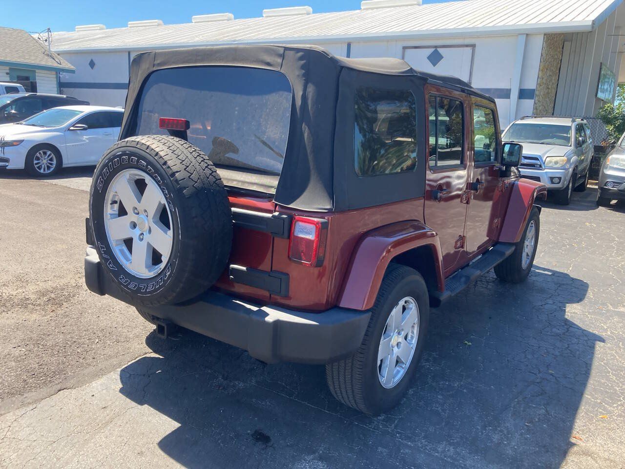 Used 2007 Jeep Wrangler Unlimited Sahara w/ Trailer Tow Group AWD/4WD image 9