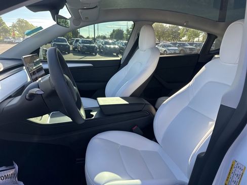 Used 2023 Tesla Model Y Performance image 10
