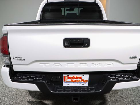 Used 2023 Toyota Tacoma TRD Sport image 8