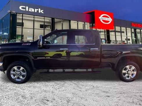 Used 2021 Chevrolet Silverado 2500 LTZ w/ LTZ Convenience Package image 4