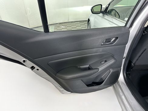 Used 2024 Nissan Altima 2.5 SV image 24