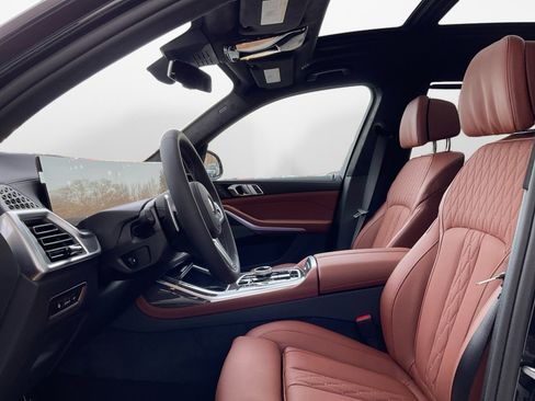 Certified 2025 BMW X7 M60i w/ Executive Package image 9