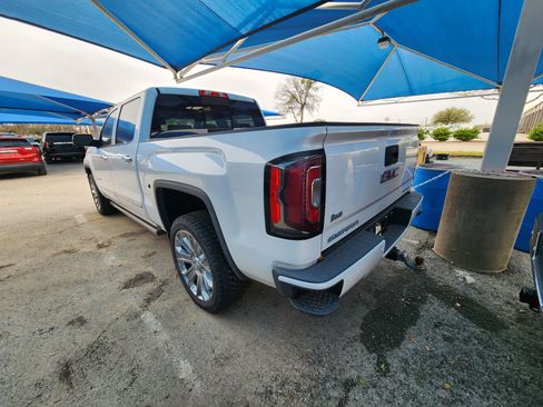 Used 2017 GMC Sierra 1500 Denali w/ Denali Ultimate Package image 3