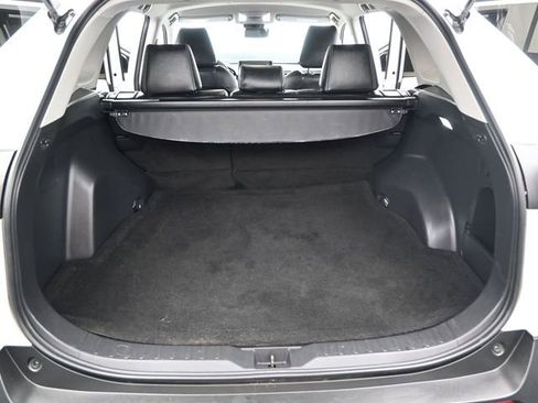 Used 2022 Toyota RAV4 XLE image 17