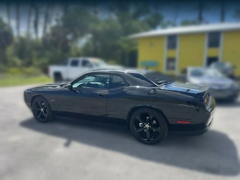 Used 2018 Dodge Challenger R/T Plus image 14