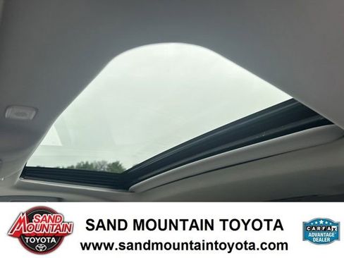 Used 2023 Toyota Highlander XLE FWD image 18
