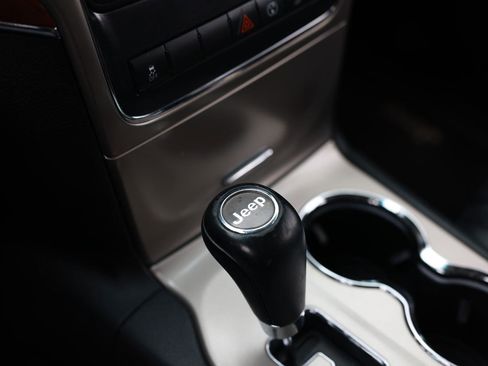 Used 2013 Jeep Grand Cherokee Limited image 39