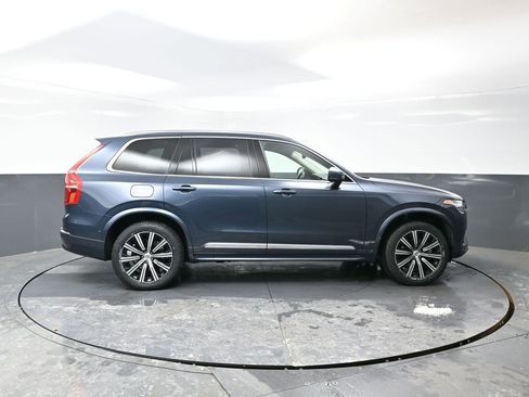 Used 2024 Volvo XC90 B6 Plus image 2