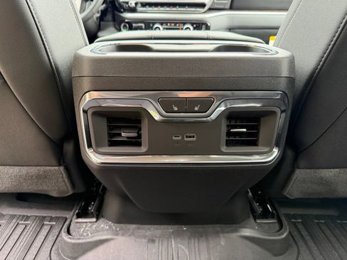 New 2026 GMC Sierra 2500 SLT w/ SLT Premium Package AWD/4WD image 28