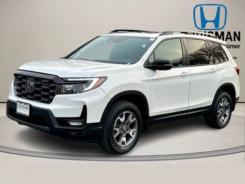 Used 2022 Honda Passport TrailSport image 2