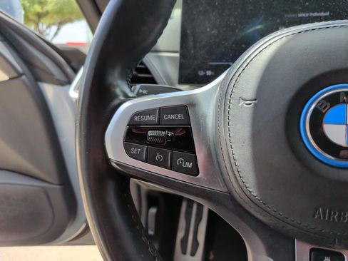 Used 2022 BMW i4 eDrive40 w/ M Sport Package RWD image 18