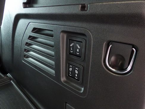 Used 2025 Buick Enclave Avenir w/ Super Cruise Package image 29