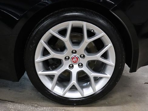 Used 2019 Jaguar F-TYPE Convertible image 37