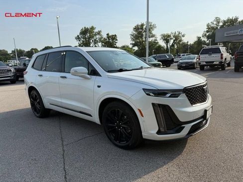 Used 2023 Cadillac XT6 Premium Luxury w/ Technology Package AWD/4WD image 11