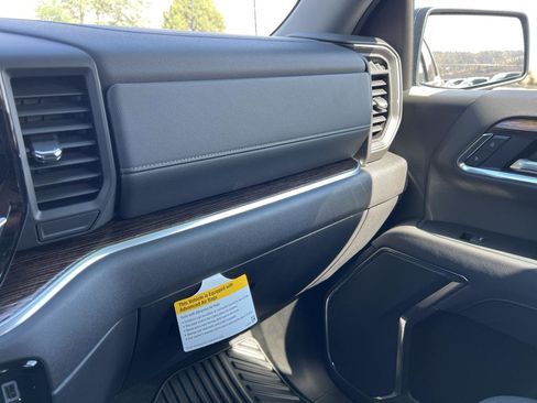 New 2025 GMC Sierra 1500 Elevation image 31