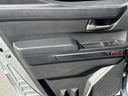 Used 2025 Toyota Tacoma TRD Sport w/ TRD Sport Upgrade Package image 22