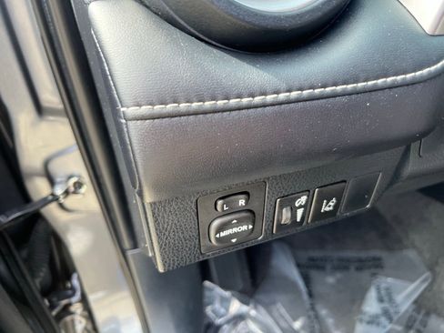 Used 2016 Toyota RAV4 Limited image 21