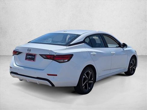 Used 2024 Nissan Sentra SV FWD image 5