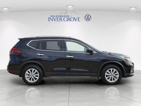 Used 2017 Nissan Rogue SV AWD/4WD image 8