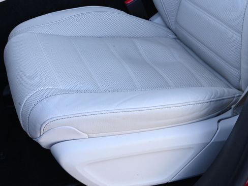 Used 2024 Mercedes-Benz GLS 450 4MATIC image 29