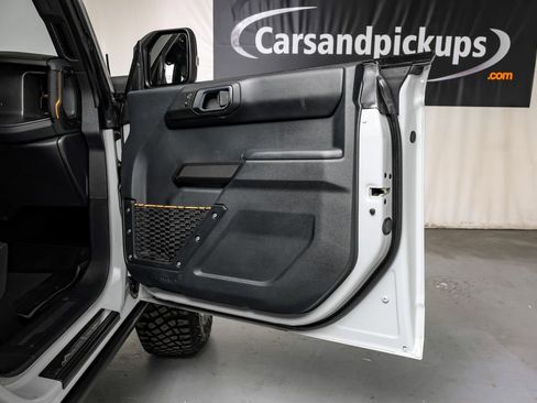 Used 2024 Ford Bronco Badlands image 58