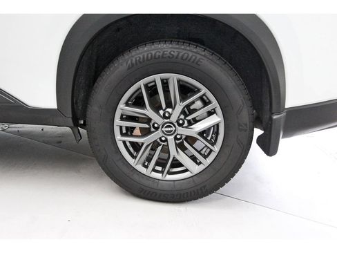 Used 2025 Nissan Rogue S FWD image 27