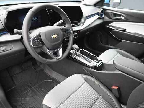 New 2026 Chevrolet Trax LT w/ Driver Confidence Package FWD image 17