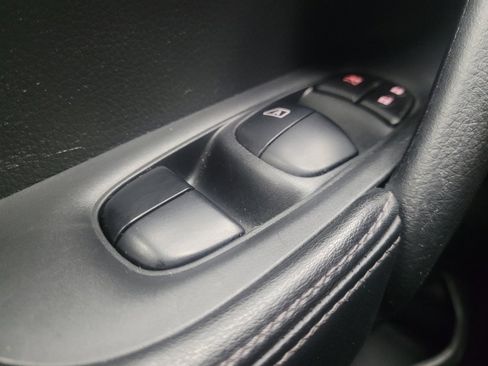Used 2020 Nissan Rogue SV w/ Premium Package AWD/4WD image 27