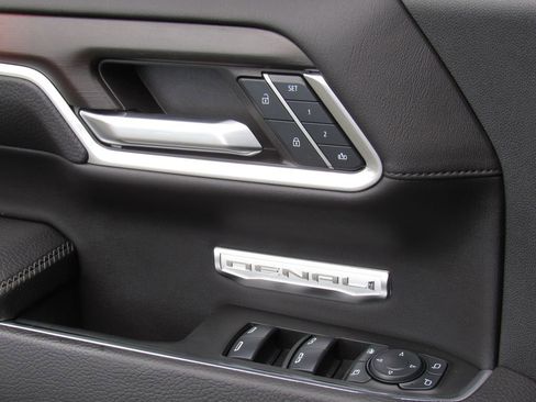 Used 2024 GMC Sierra 1500 Denali w/ Denali Reserve Package image 40