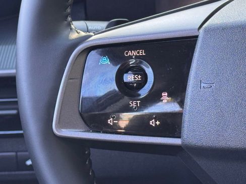 Certified 2025 Nissan Murano SV FWD image 15