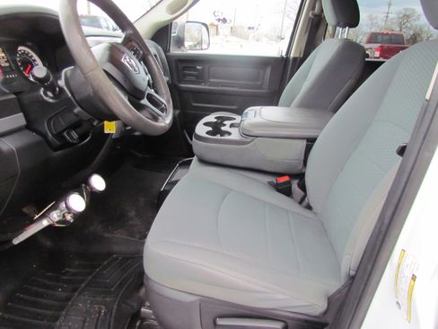 Used 2018 RAM 3500 Tradesman w/ Chrome Appearance Group image 16