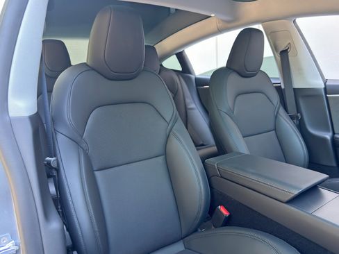 Used 2025 Tesla Model 3 Long Range image 43