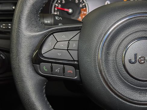 Used 2022 Jeep Renegade Altitude w/ Convenience Group AWD/4WD image 32