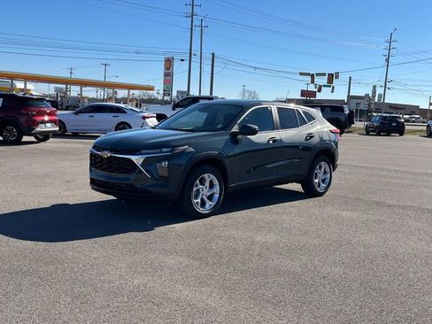 New 2026 Chevrolet Trax LS w/ LS Convenience Package image 9