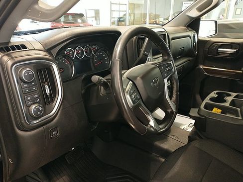 Used 2020 Chevrolet Silverado 1500 LT Trail Boss w/ Convenience Package image 9