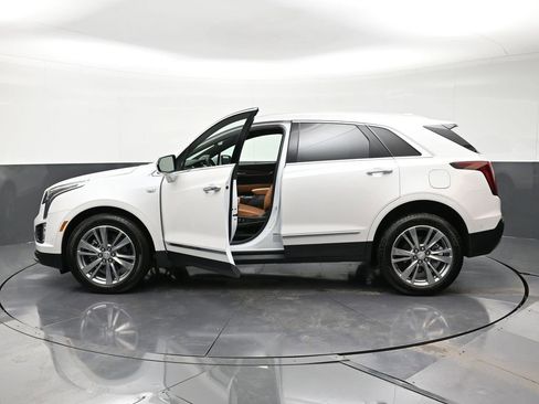 Used 2026 Cadillac XT5 Premium Luxury w/ Driver Assist Package image 2