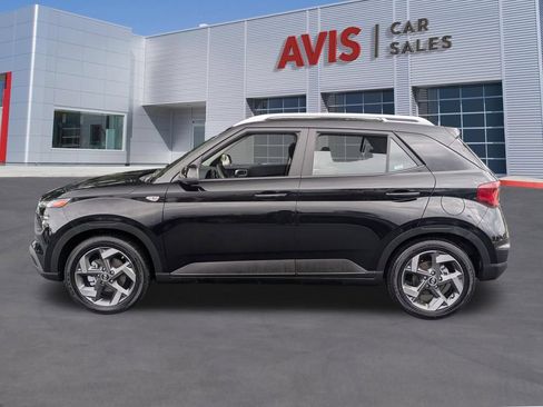 Used 2025 Hyundai Venue SEL FWD image 10