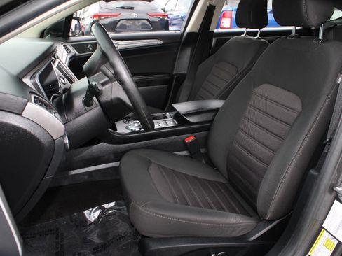 Used 2020 Ford Fusion SE FWD image 17