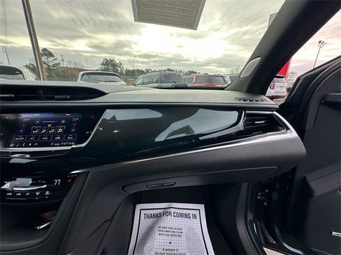 Used 2020 Cadillac XT6 Sport image 16