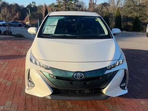 Used 2019 Toyota Prius Prime Advanced image 4