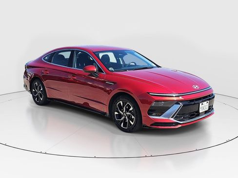Used 2025 Hyundai Sonata SEL FWD image 3