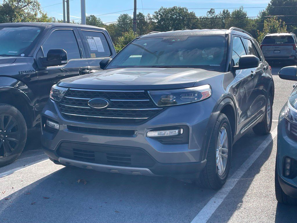 Used 2022 Ford Explorer XLT w/ Equipment Group 202A RWD image 3