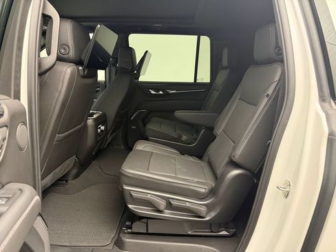 Used 2024 GMC Yukon XL Denali w/ Advanced Technology Package AWD/4WD image 22