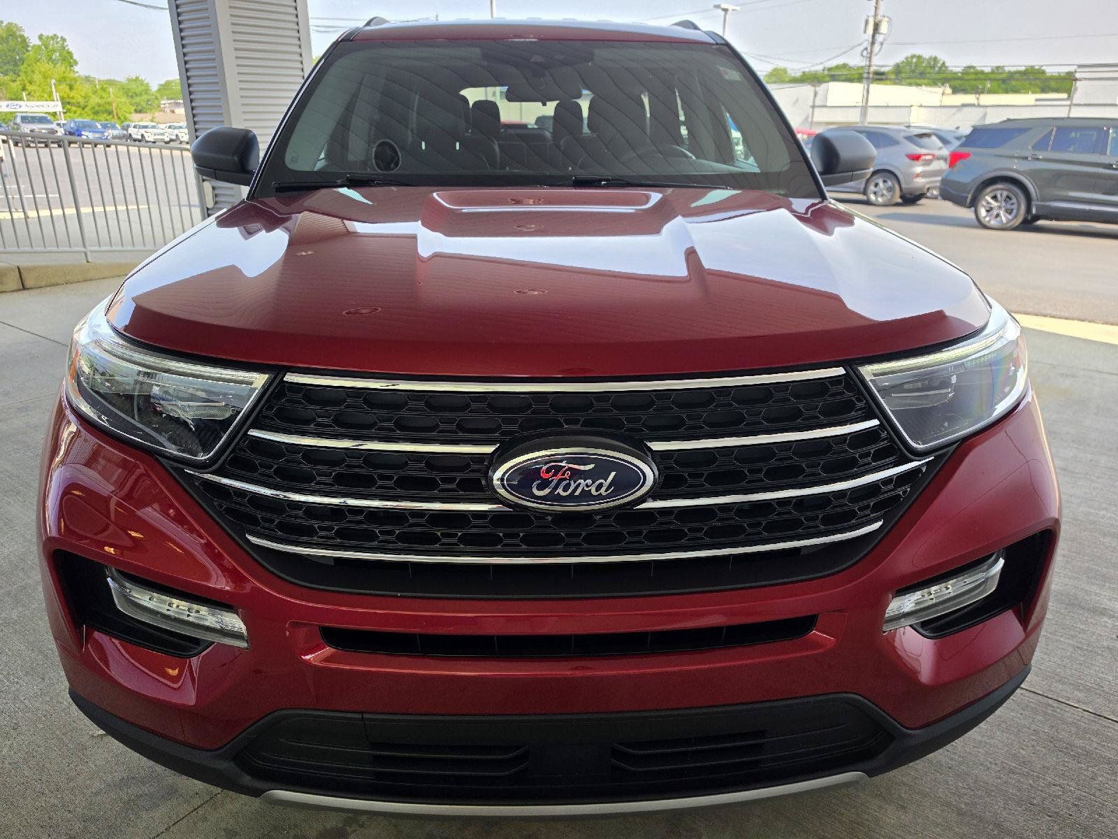 Used 2023 Ford Explorer XLT w/ Equipment Group 202A AWD/4WD image 9