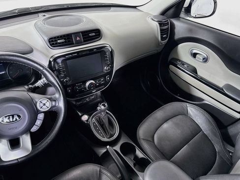 Used 2018 Kia Soul + w/ + Primo LIT Package FWD image 21
