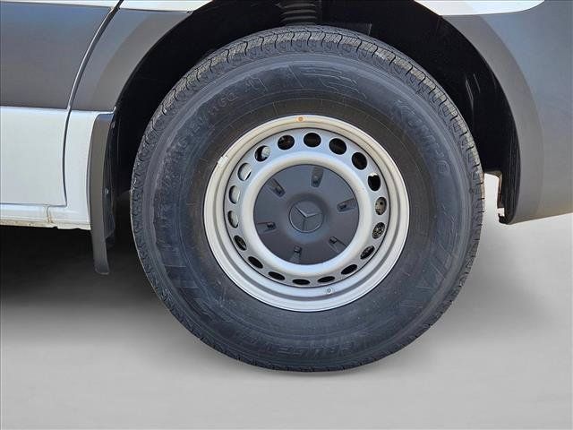 Used 2025 Mercedes-Benz Sprinter 2500 image 23