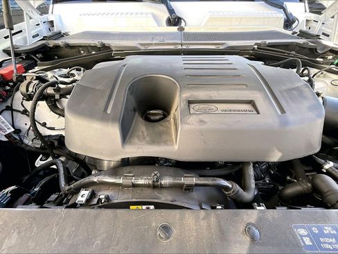Used 2024 Land Rover Defender 130 S image 10