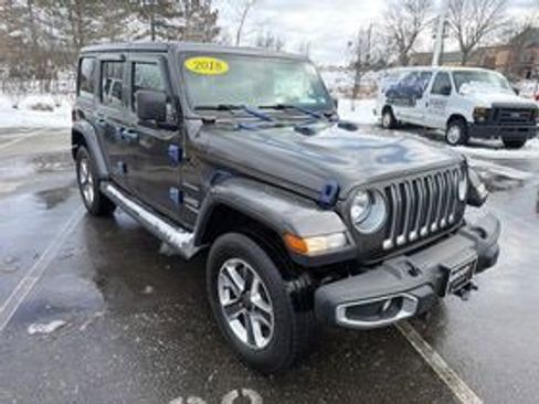 Used 2019 Jeep Wrangler Unlimited Sahara image 6