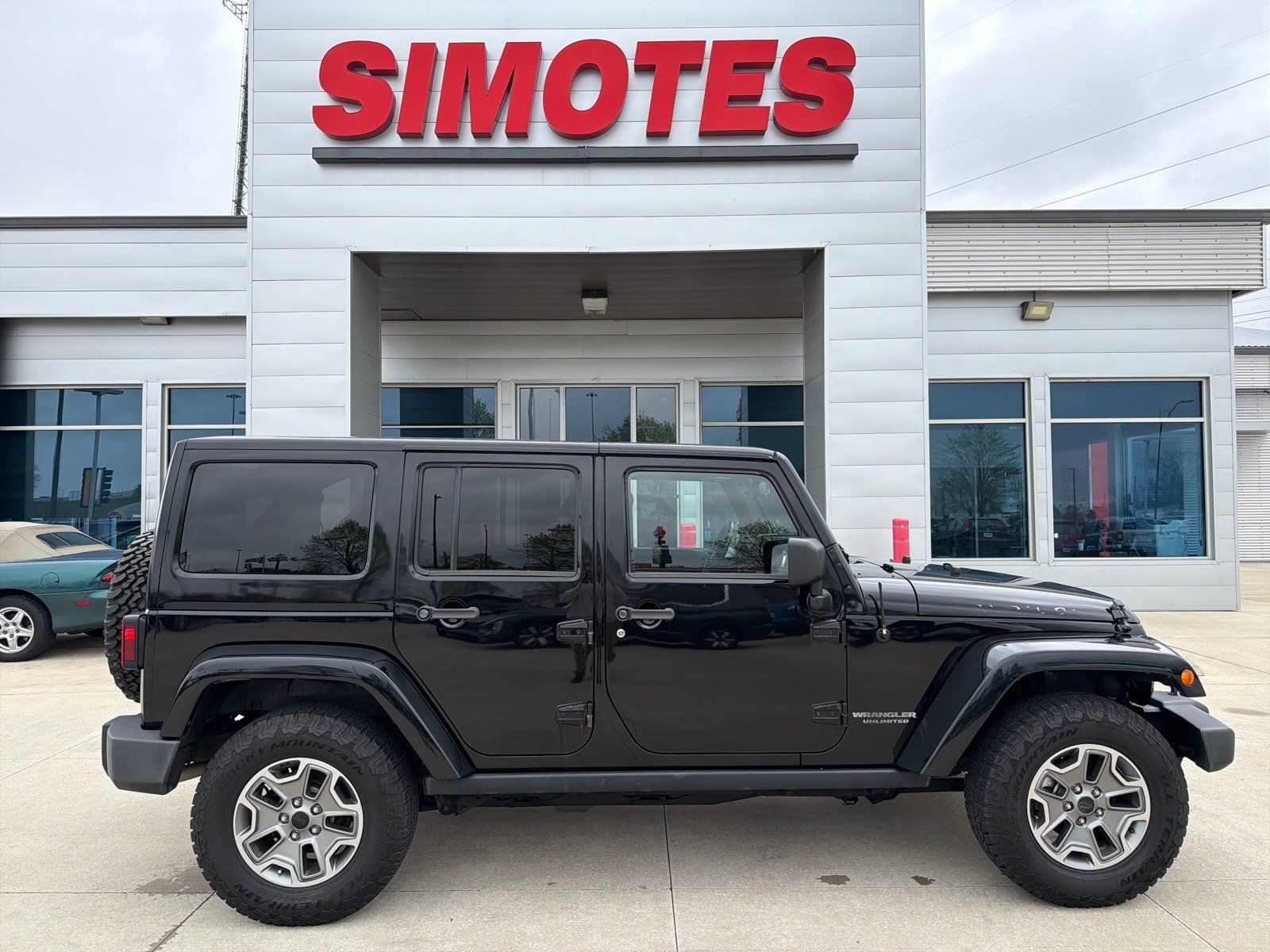 Used 2014 Jeep Wrangler Unlimited Rubicon w/ Connectivity Group AWD/4WD image 1